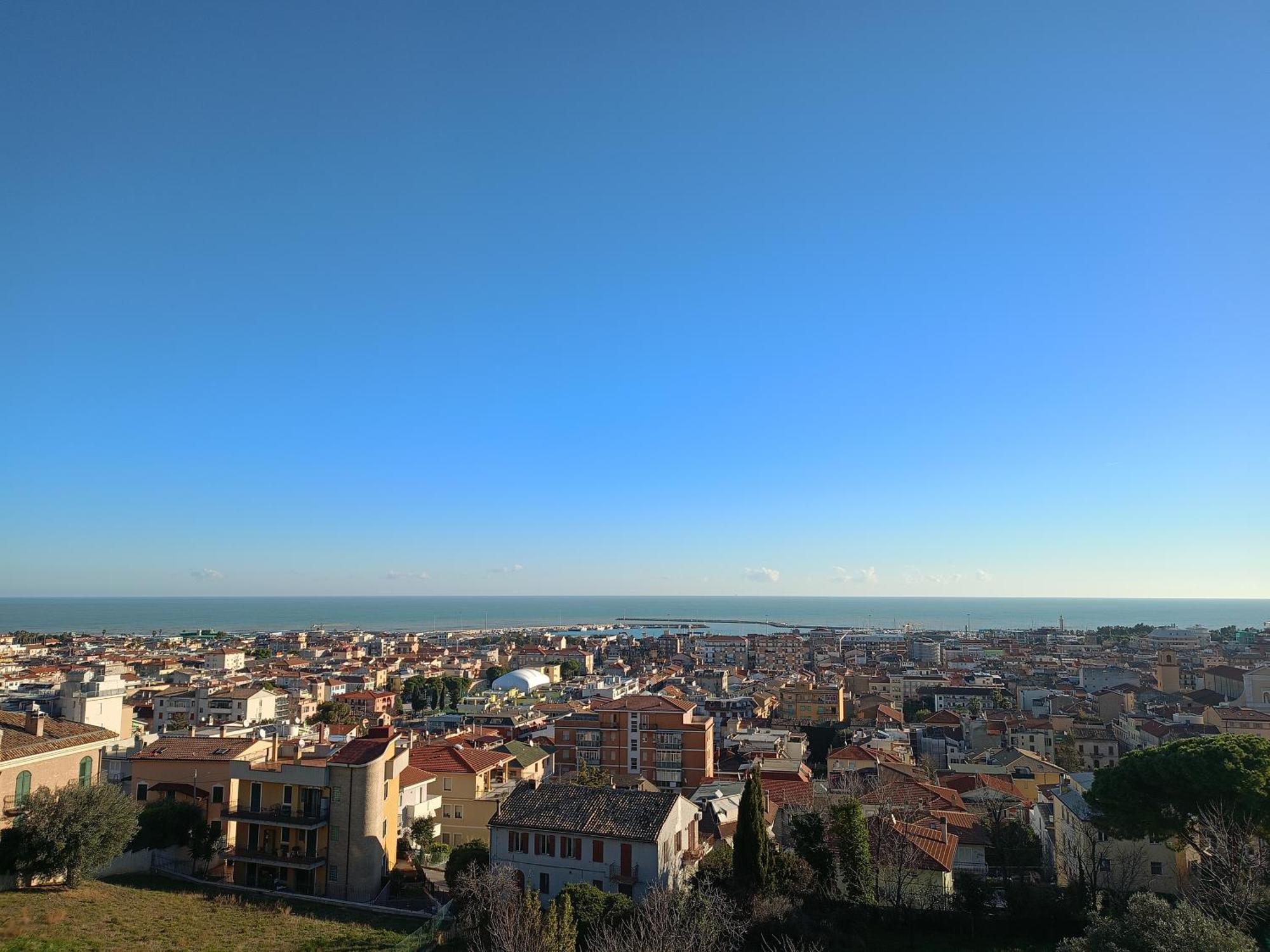 Casa Del Fiordaliso Hotel San Benedetto del Tronto Kültér fotó
